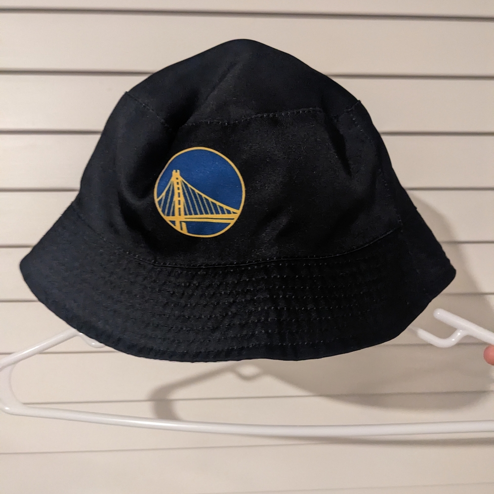 NWOT Reversible Golden State Warriors Bucket Hat
